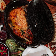 Load image into Gallery viewer, Granite Ware 18&quot; Covered Oval Roaster Black
